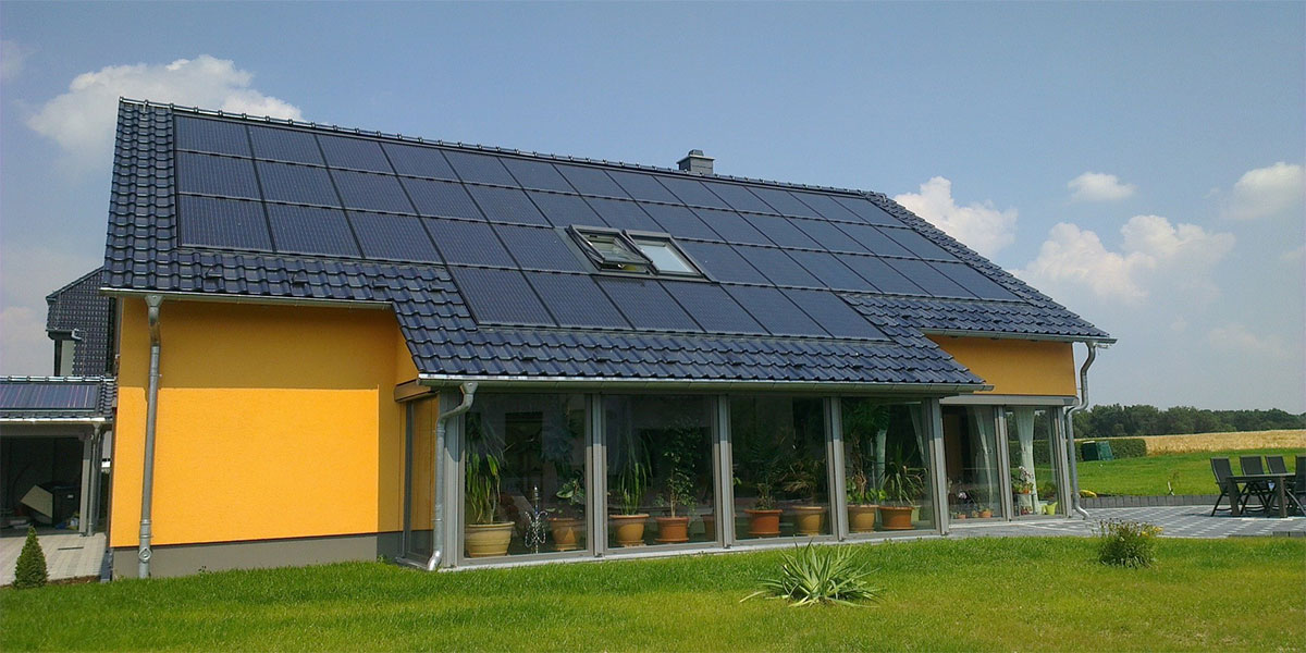 Special feature: Solar modules replace roofing tiles